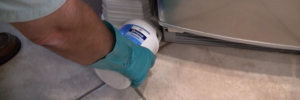 Using Insecticide Dust