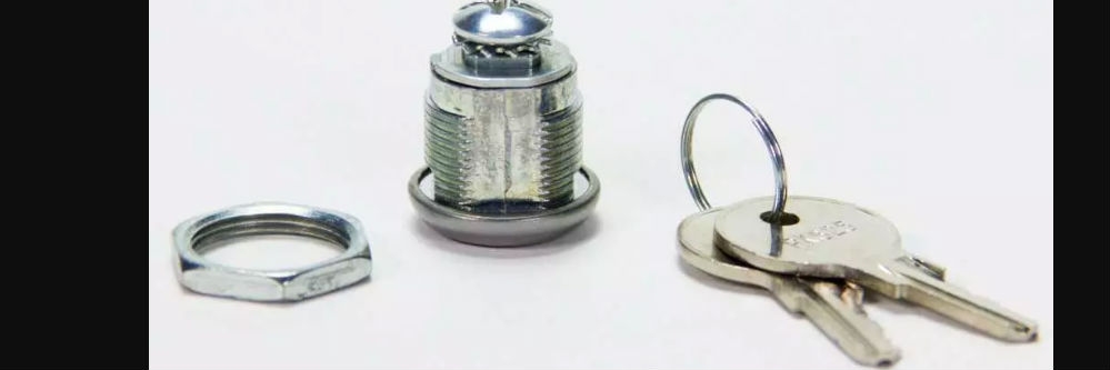 Lock and key set